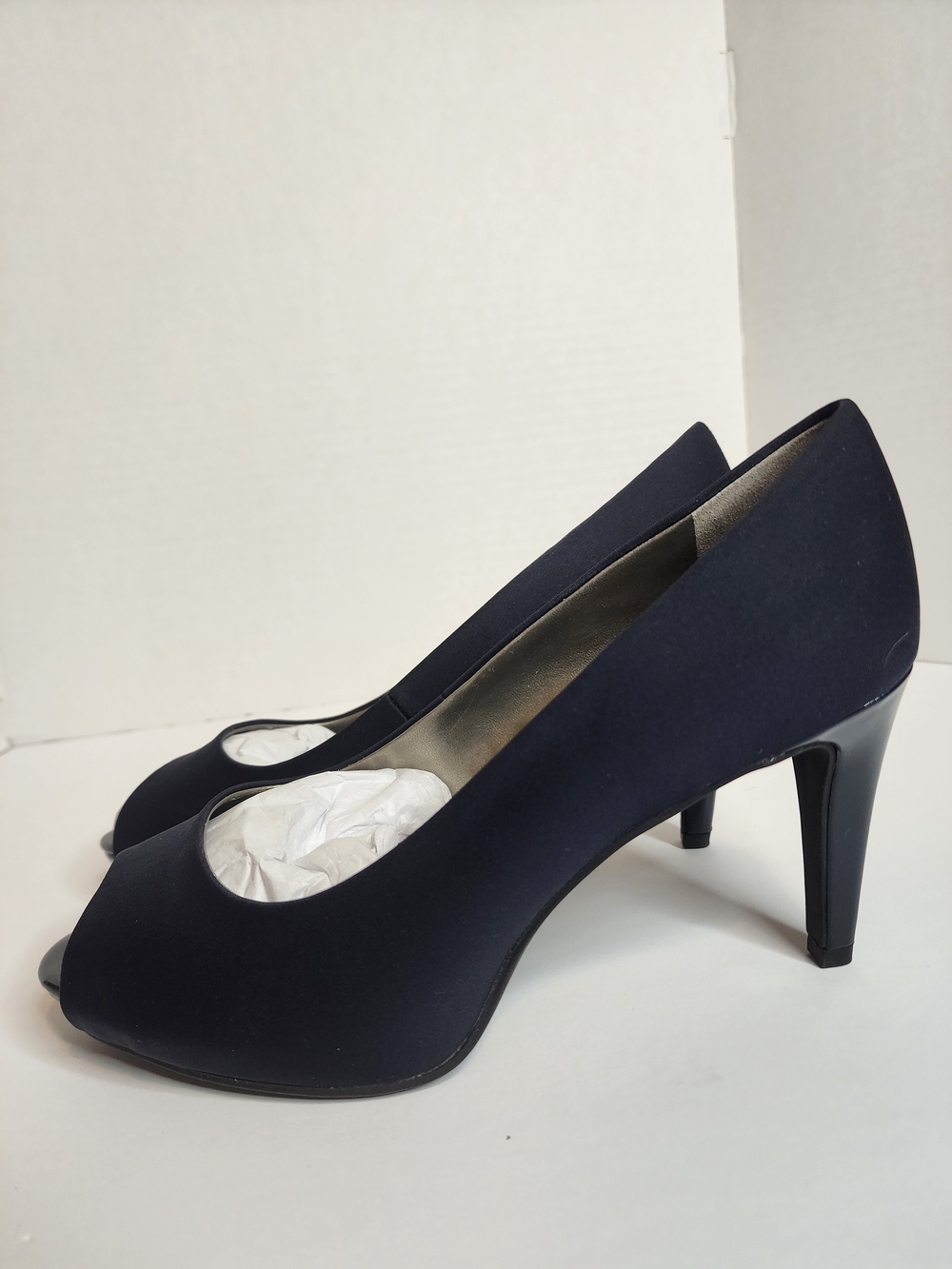 Bandolino Dark Navy Blue Suede Peep-Toe Heels.  NIB.  Women's Sz 9.5 W